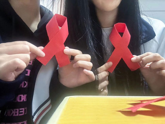 成都市卫生学校开展艾滋病宣传系列活动